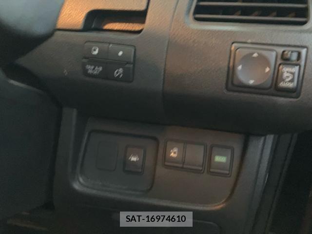 Nissan SERENA 2014-02 8872045-17