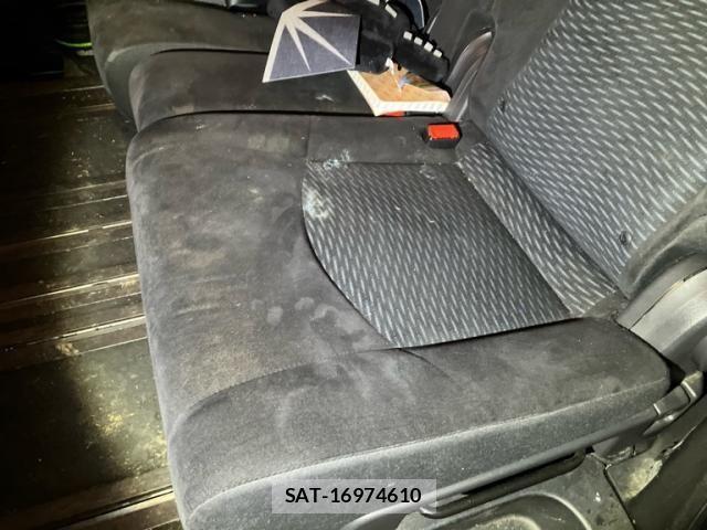 Nissan SERENA 2014-02 8872045-20