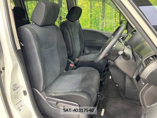 Nissan SERENA 2013-09 8882088-6