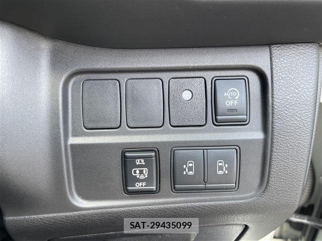 Nissan SERENA 2018-09 8882076-11