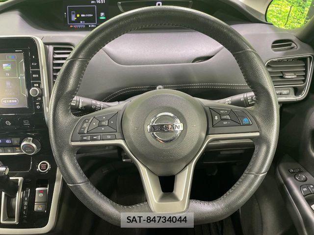 Nissan SERENA 2018-03 8882071-11