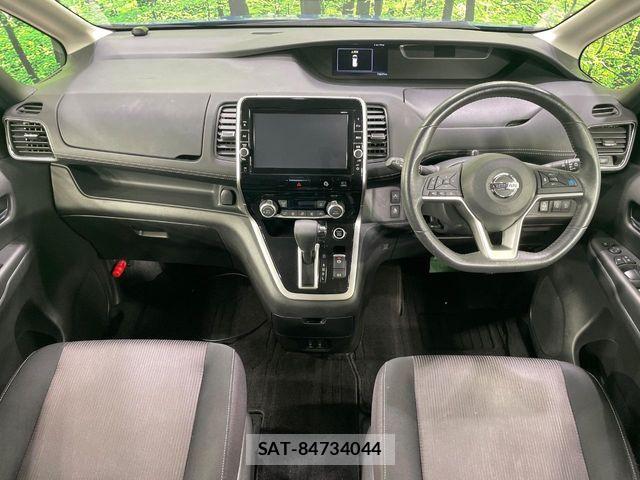 Nissan SERENA 2018-03 8882071-1
