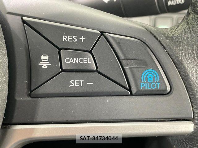 Nissan SERENA 2018-03 8882071-5