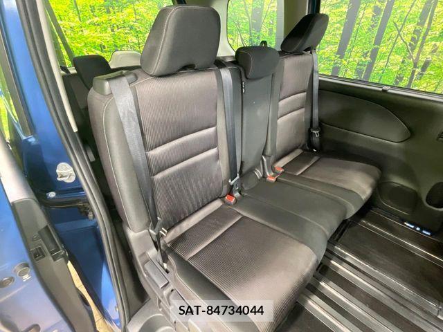 Nissan SERENA 2018-03 8882071-8