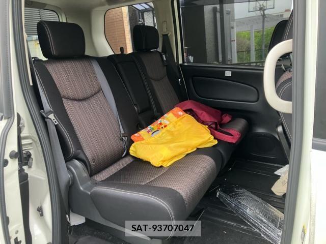 Nissan SERENA 2014-11 8882089-9