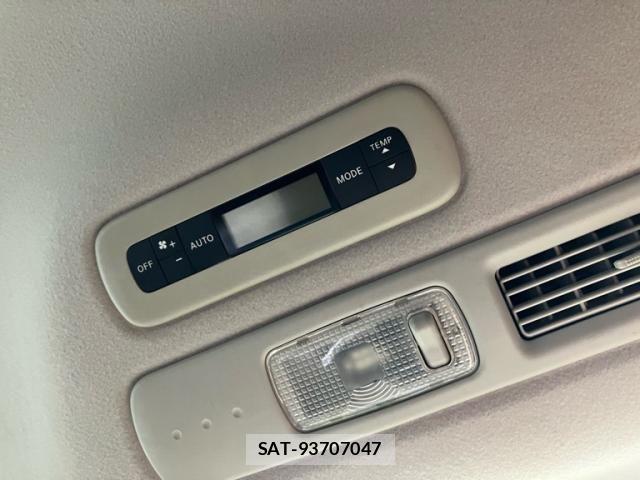 Nissan SERENA 2014-11 8882089-13