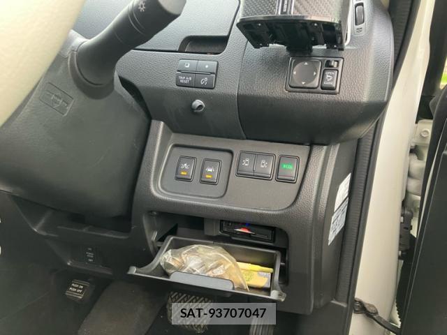 Nissan SERENA 2014-11 8882089-16