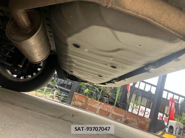 Nissan SERENA 2014-11 8882089-21