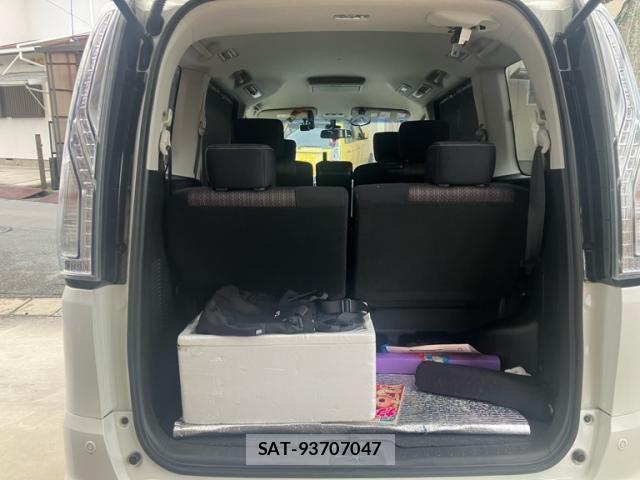 Nissan SERENA 2014-11 8882089-4