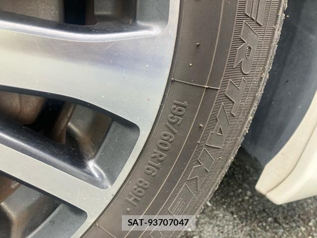 Nissan SERENA 2014-11 8882089-8