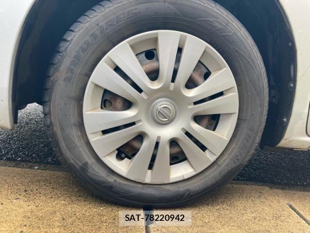 Nissan SERENA 2013-10 8882106-9