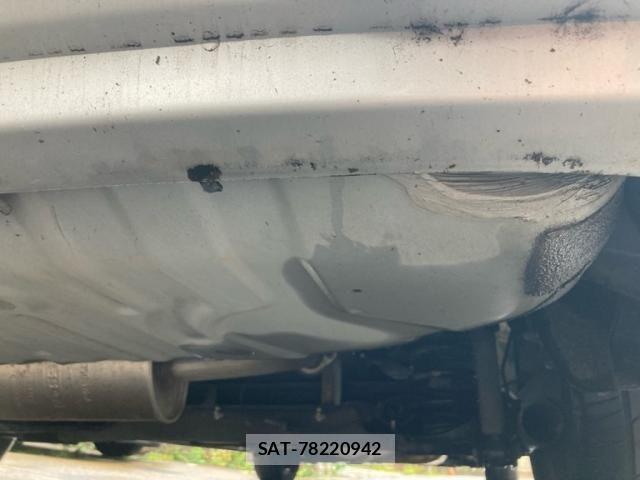 Nissan SERENA 2013-10 8882106-24