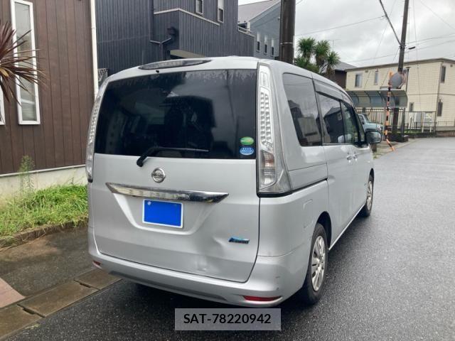 Nissan SERENA 2013-10 8882106-6