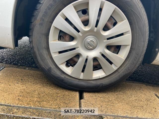Nissan SERENA 2013-10 8882106-8