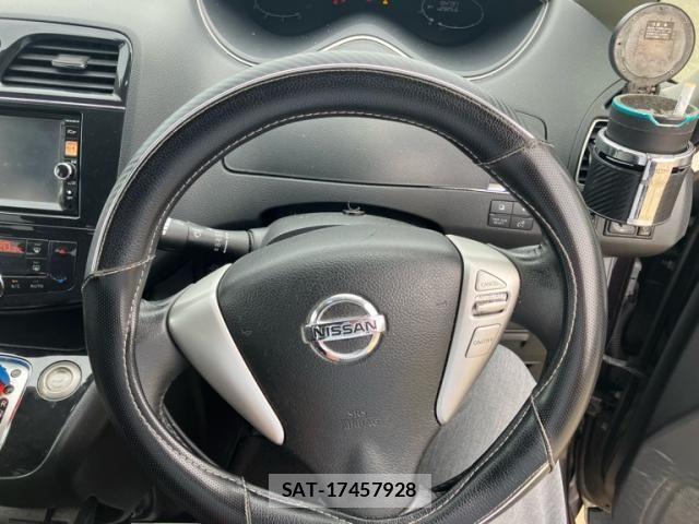 Nissan SERENA 2013-02 8882103-13