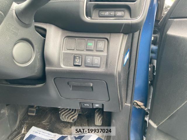 Nissan SERENA 2018-02 8882084-11