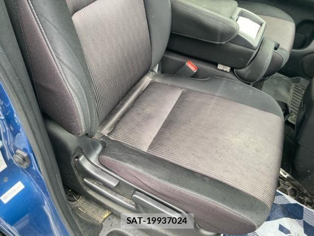 Nissan SERENA 2018-02 8882084-13