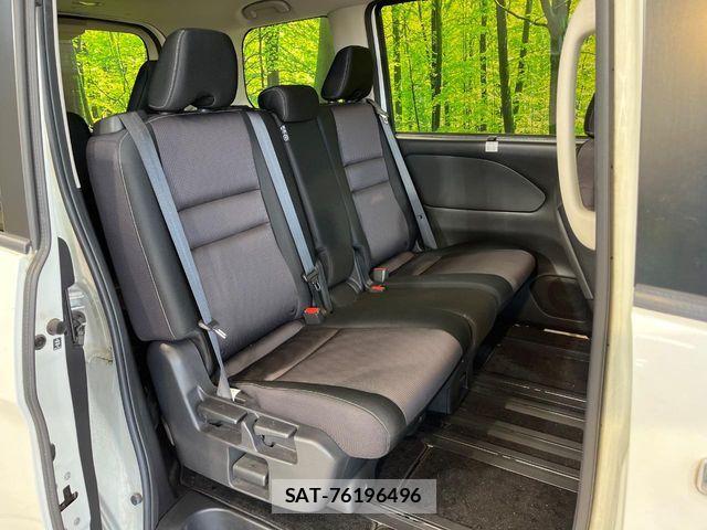 Nissan SERENA 2018-03 8882063-9