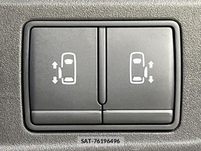 Nissan SERENA 2018-03 8882063-7