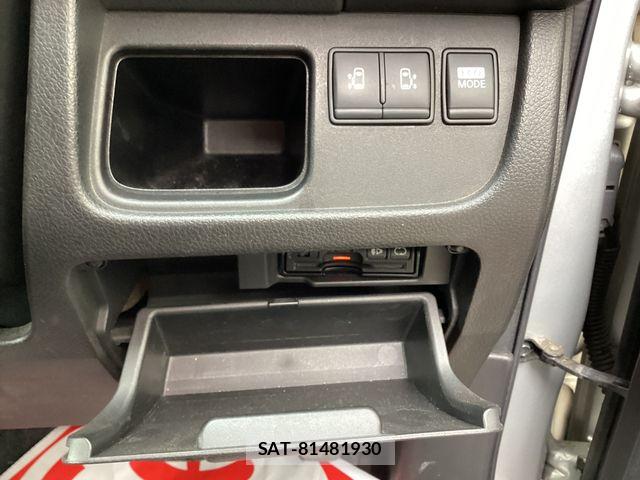 Nissan SERENA 2013-09 8882095-4