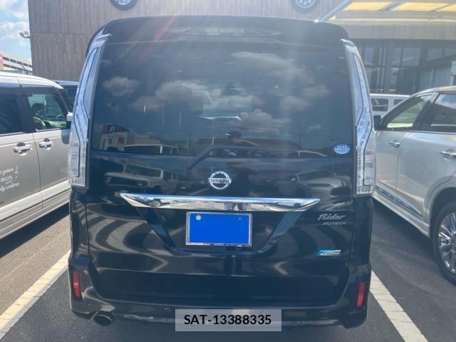 Nissan SERENA 2015-11 8882097-3