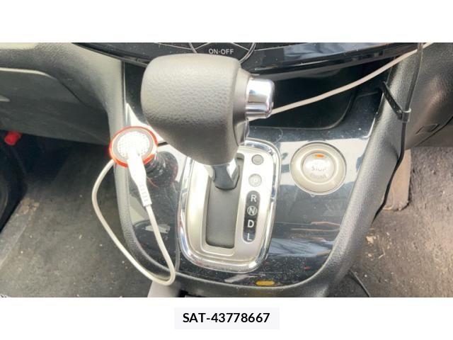 Nissan SERENA 2013-01 8882104-17