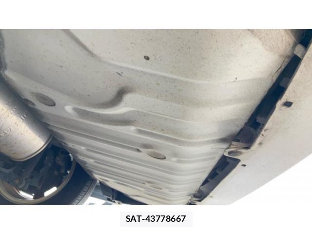 Nissan SERENA 2013-01 8882104-21