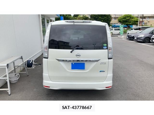 Nissan SERENA 2013-01 8882104-4