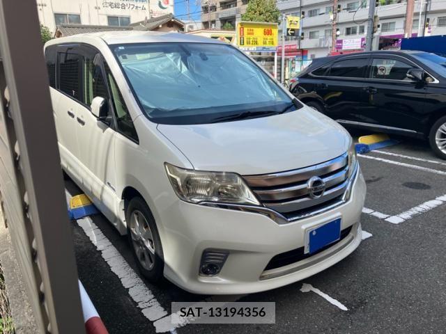 Nissan SERENA 2013-03 8882091-1