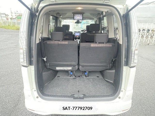 Nissan SERENA 2015-11 8882078-9