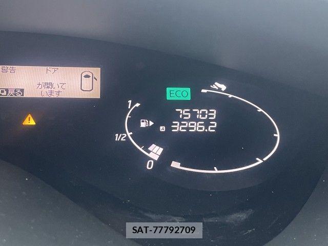 Nissan SERENA 2015-11 8882078-27