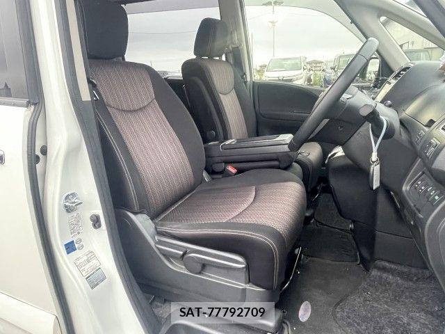 Nissan SERENA 2015-11 8882078-3