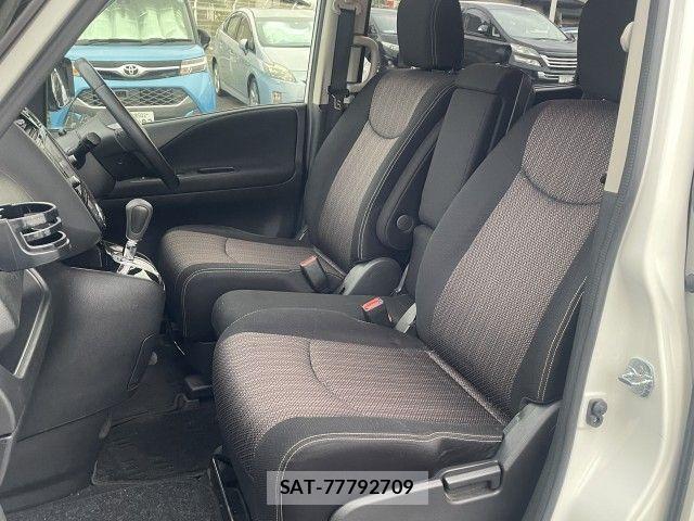 Nissan SERENA 2015-11 8882078-5