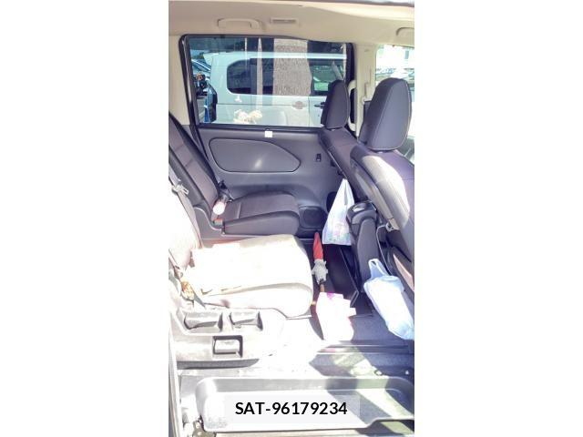 Nissan SERENA 2018-09 8882080-14