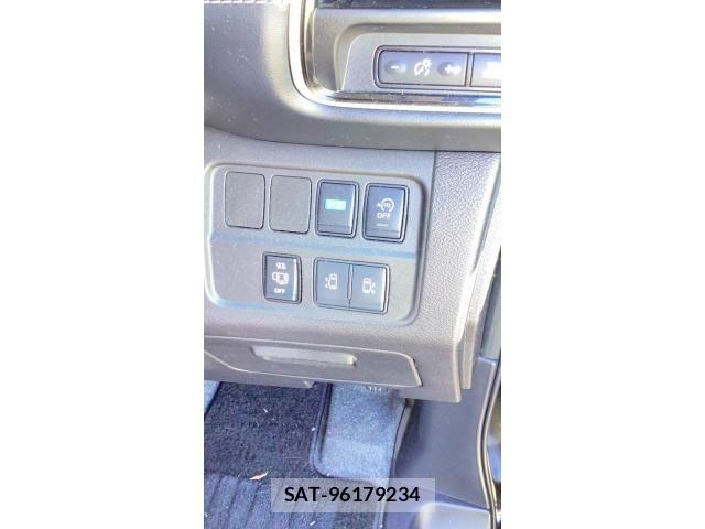 Nissan SERENA 2018-09 8882080-7