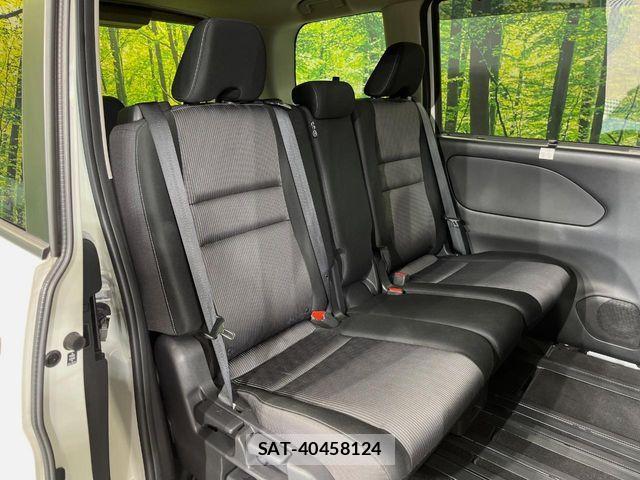 Nissan SERENA 2022-10 8884320-9