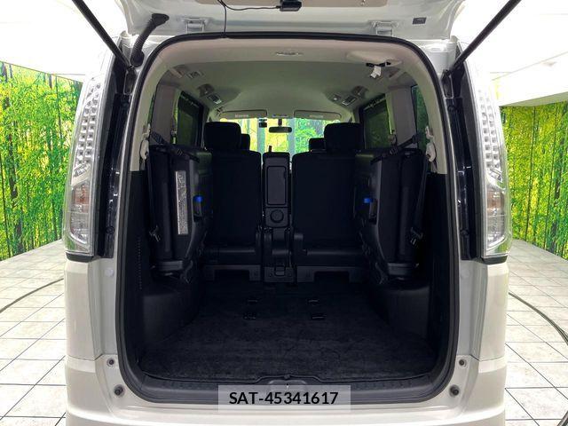 Nissan SERENA 2013-09 8884326-9