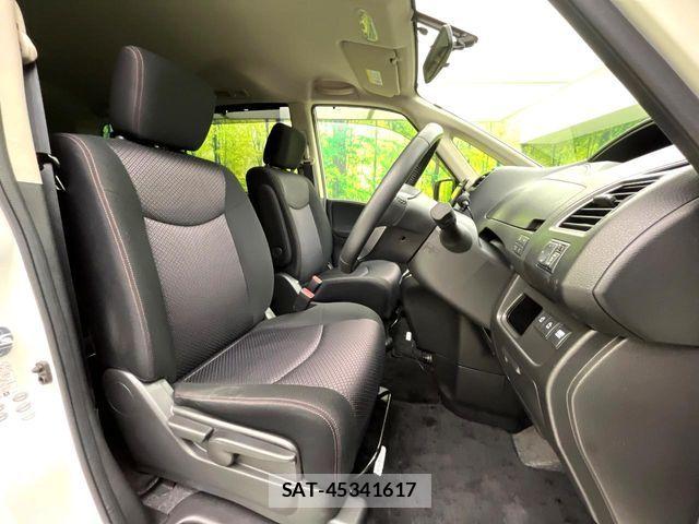 Nissan SERENA 2013-09 8884326-6
