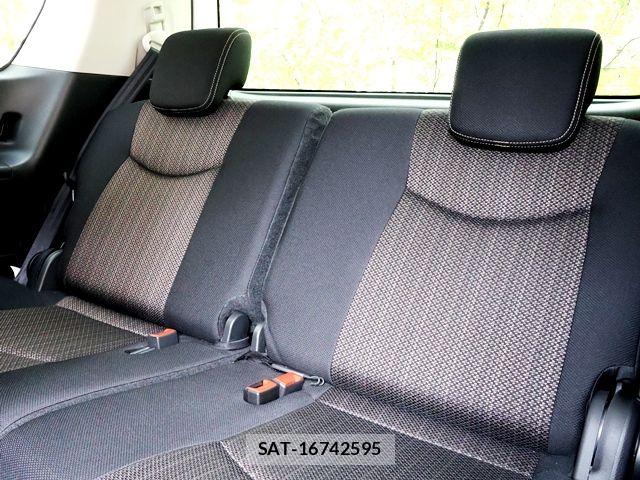 Nissan SERENA 2015-12 8884323-25