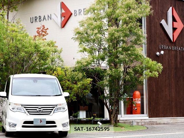 Nissan SERENA 2015-12 8884323-5