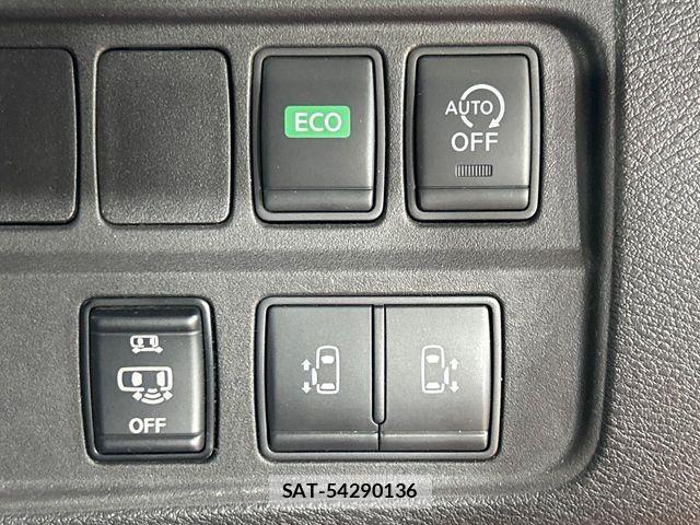 Nissan SERENA 2018-06 8884321-6