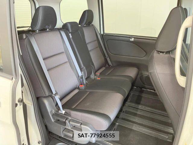 Nissan SERENA 2017-05 1067393-9