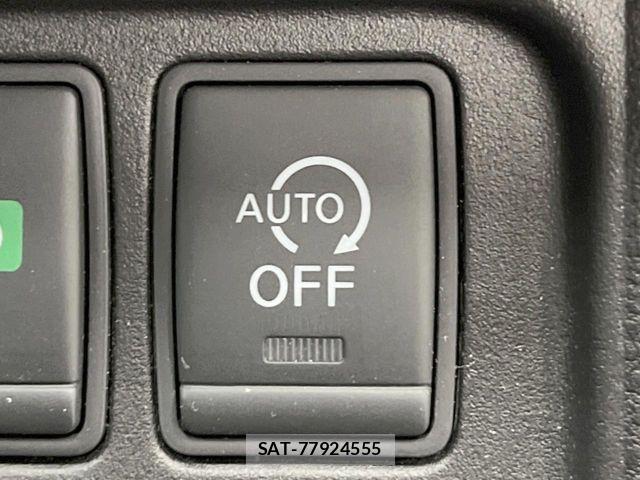 Nissan SERENA 2017-05 1067393-6