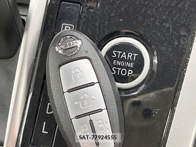 Nissan SERENA 2017-05 1067393-7