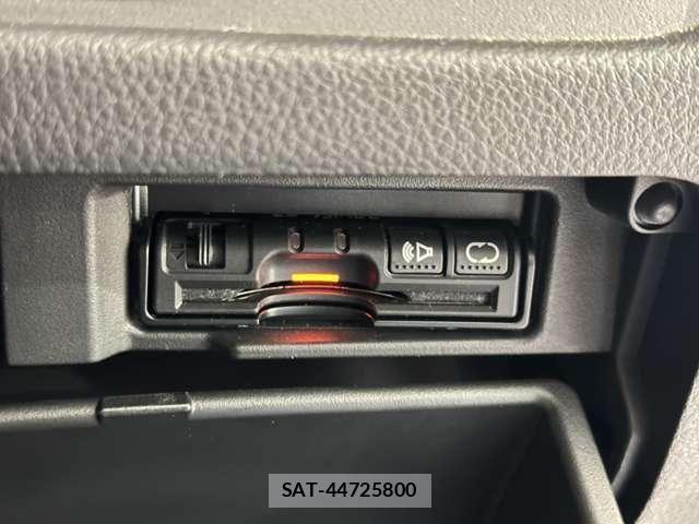 Nissan SERENA 2015-05 5878359-13