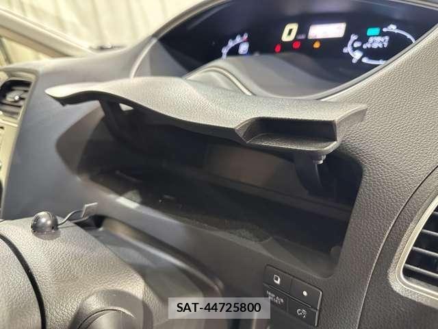 Nissan SERENA 2015-05 5878359-21