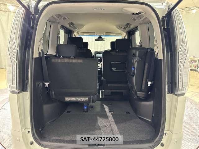 Nissan SERENA 2015-05 5878359-26