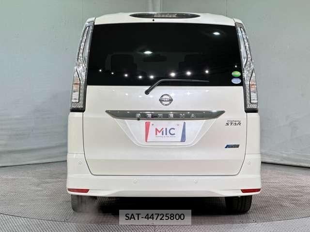 Nissan SERENA 2015-05 5878359-6