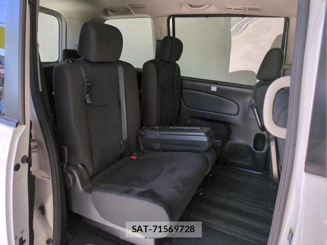 Nissan SERENA 2015-07 6018423-25