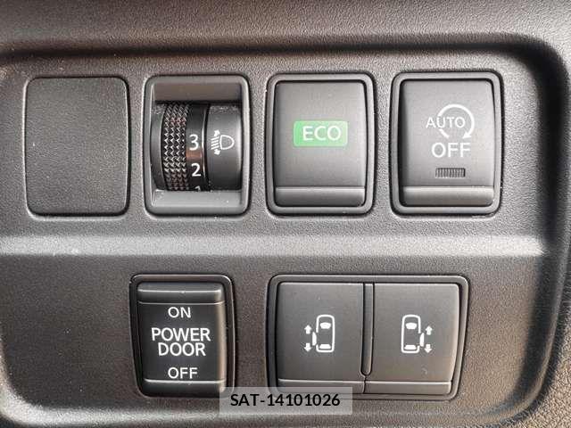Nissan SERENA 2017-08 6018407-14